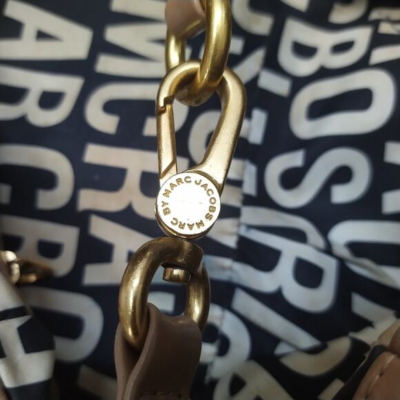 Marc by Marc Jacobs Classic Q Taupe Brown Pebbled Leather Shoulder Bag - Picture 15 of 16